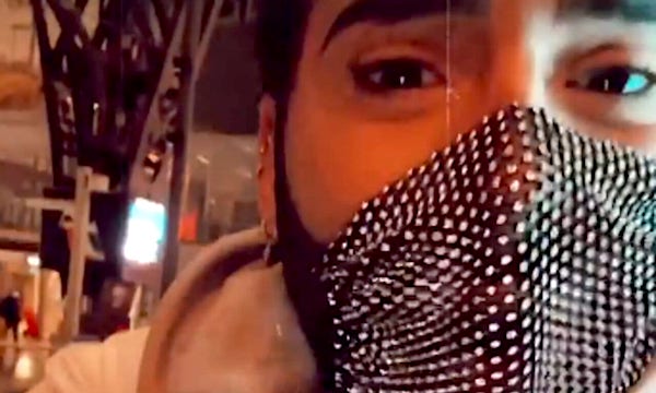 Federico Fashion Style in lacrime in Stazione Centrale: “Ho perso il treno per i controlli”