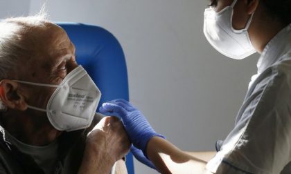 La Pasqua frena le vaccinazioni: in Lombardia poco più di 7mila somministrazioni