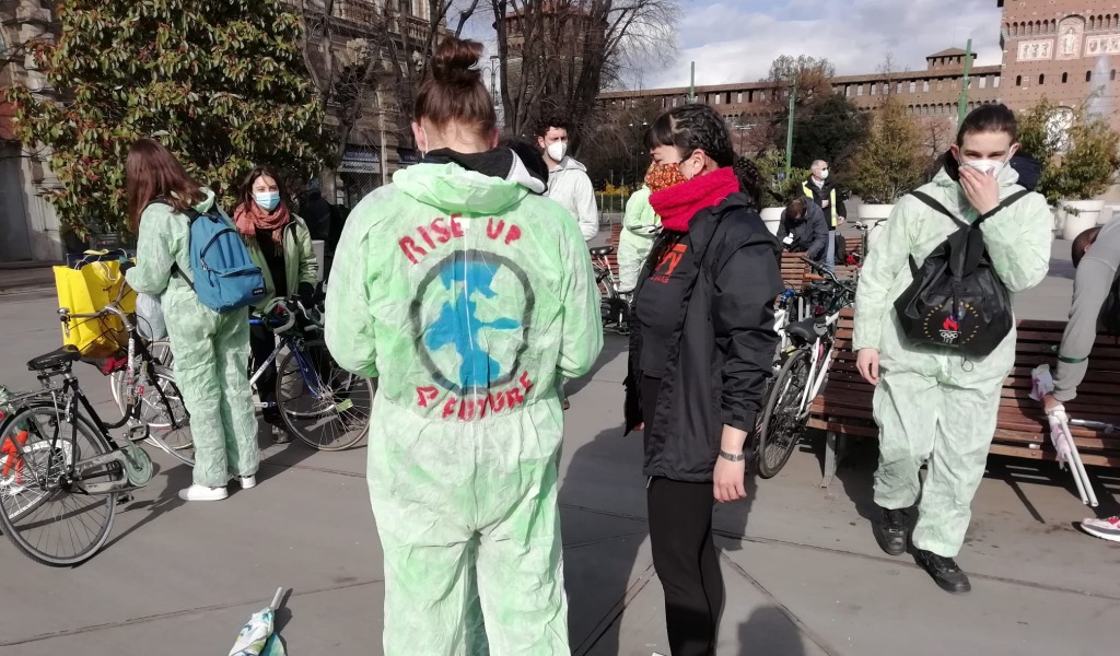 #BikeforFuture, a Milano si manifesta in bicicletta per salvare l’ambiente