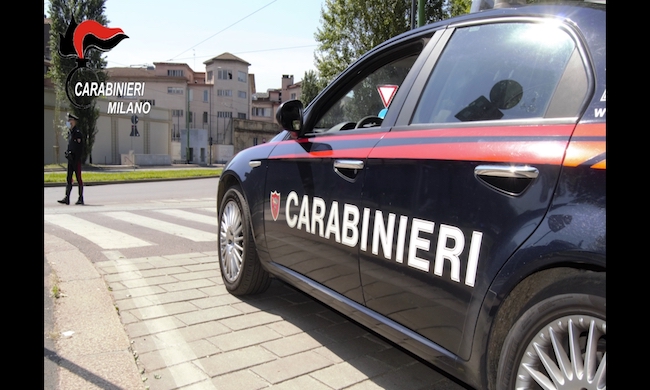 Rapina un’anziana in strada e la trascina a terra: arrestato