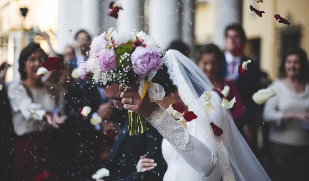 Matrimoni, un settore in crisi da un anno ma l’edizione online “Fiera Milano Sposi” è un successo