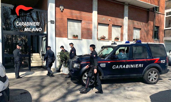 Droga nell’appartamento occupato abusivamente: 42enne arrestato dai carabinieri