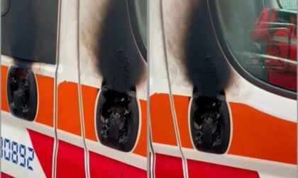 Vandali contro la Croce Maria Bambina: incendiate le maniglie dell'ambulanza
