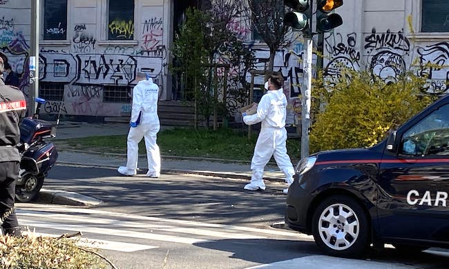 Rubano e deturpano una scuola, 6 minorenni colti con le mani nel sacco