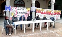 Piccolo Teatro di Milano occupato dai lavoratori del settore: le parole dei manifestanti