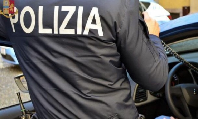 Sgominata associazione criminale dedita alla vendita di prodotti contraffatti 