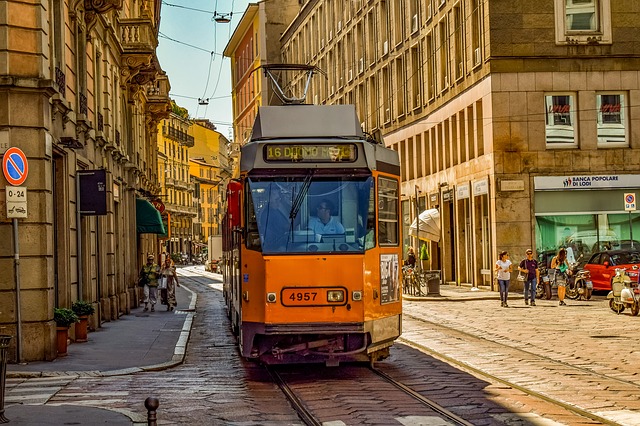 Abbonamenti Atm gratis per i senzatetto, tariffe agevolate per le fasce meno abbienti
