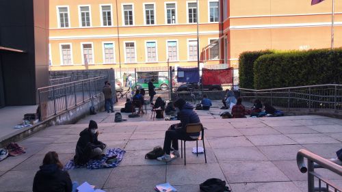 Ancora proteste contro la Dad: occupato liceo classico Carducci