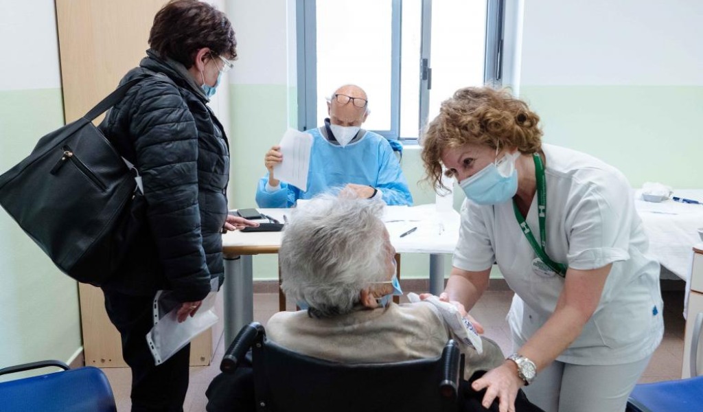 Al Niguarda 6mila vaccinazioni in due giorni: un’iniezione ogni 12 secondi