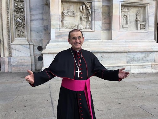 Il discorso dell’Arcivescovo Delpini si conclude con… una barzelletta in chiesa
