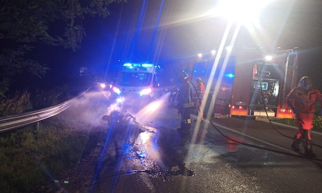 Incidente tra auto e moto, centauro 49enne muore sul colpo