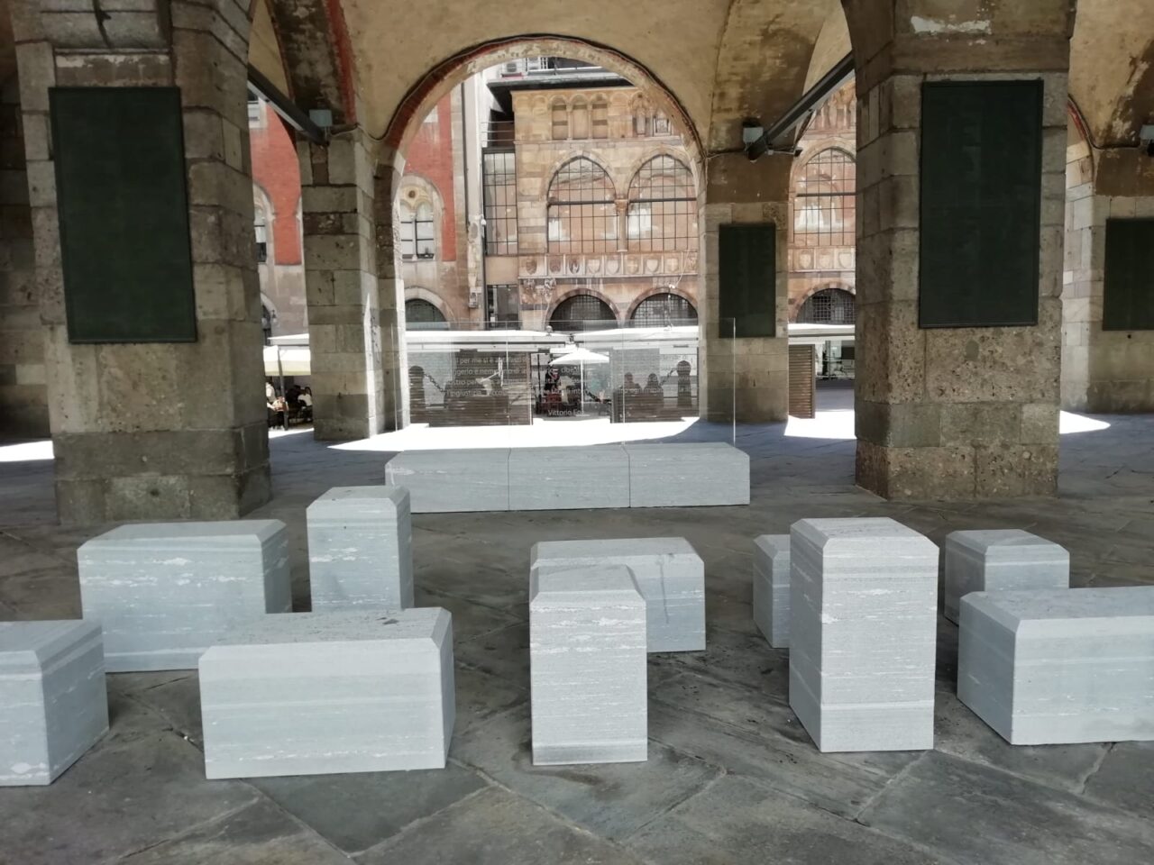 Loggia dei mercanti degrado