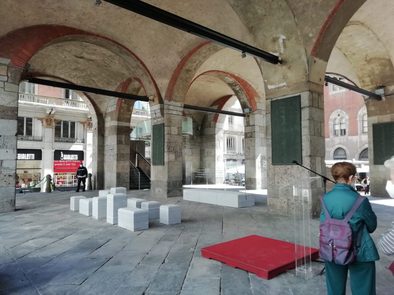 Loggia dei mercanti degrado