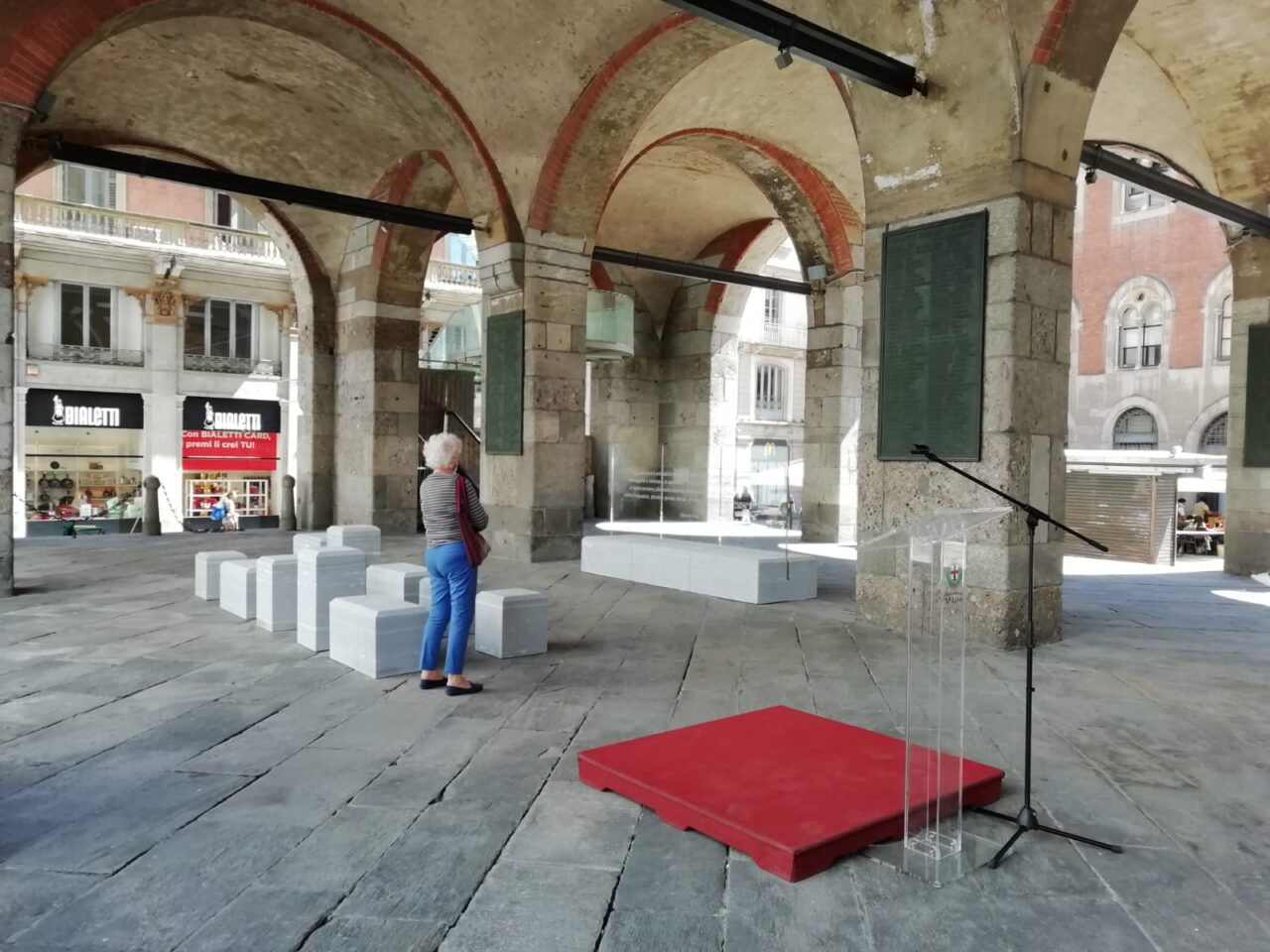 Loggia dei mercanti degrado
