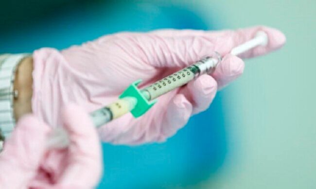 Vaccini in vacanza? Sì! Ecco come prenotare in Lombardia, Piemonte e Liguria
