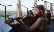 Un concerto all'ultimo piano di Torre Velasca: Milano la saluta così prima dell'inizio dei lavori