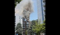 Il video dell'incendio del palazzo di sette piani nel cuore di Milano: evacuate 20 persone
