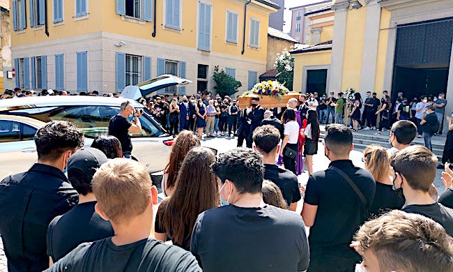L’ultimo saluto a Filippo: “La sua vita, un dono per noi”