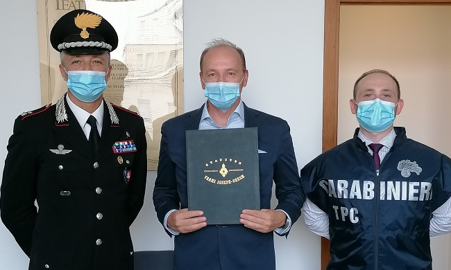Libro del 1918 trovato dai carabinieri: era sparito dalla storica biblioteca austriaca