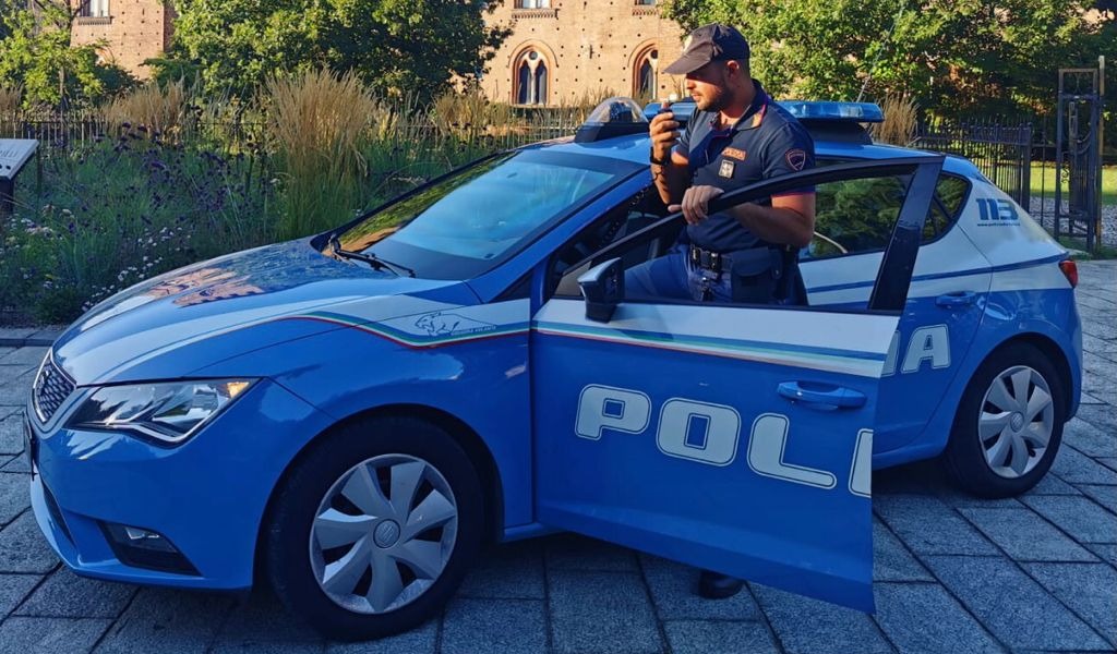 Deve scontare condanna a 7 anni: arrestato rapper 21enne a Milano