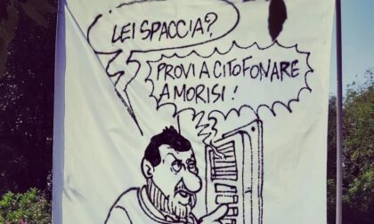 Caso Morisi, Salvini contestato a Milano: "L’ipocrisia è una brutta bestia"