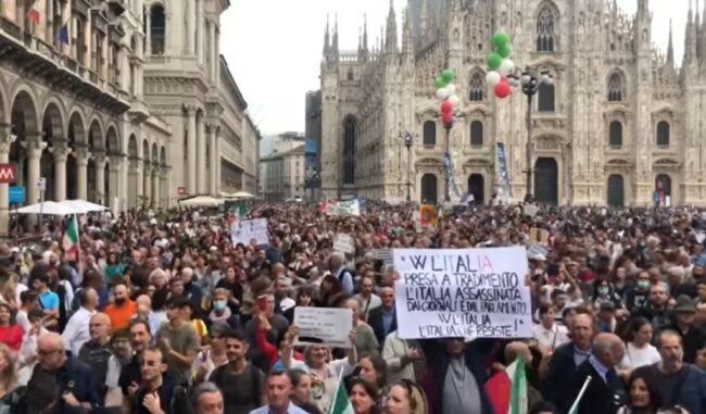 Manifestazioni No-Green pass a Milano, 41 denunce per il corteo non autorizzato