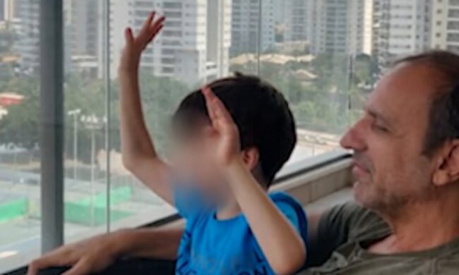 Si è consegnato a Malpensa l’ex militare che aiutò il nonno a rapire Eitan: “daspo” da Pavia e Milano