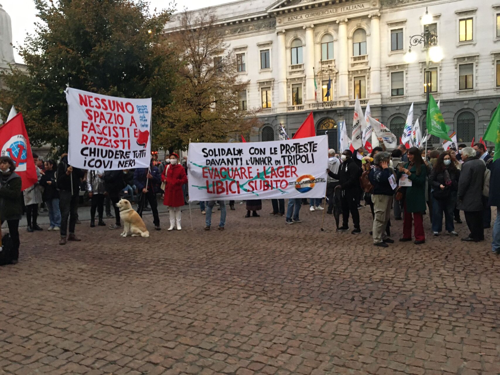 PIAZZA SCALA, PRESIDIO ANTIFASCISTA PER PRIMA SEDUTA CONSIGLIO (FOTO 6)