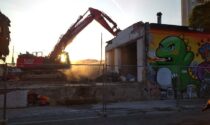 30 anni di graffiti al Leoncavallo "cancellati" da una ruspa