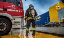 Gas al peperoncino spruzzato all'Ikea, mille persone evacuate
