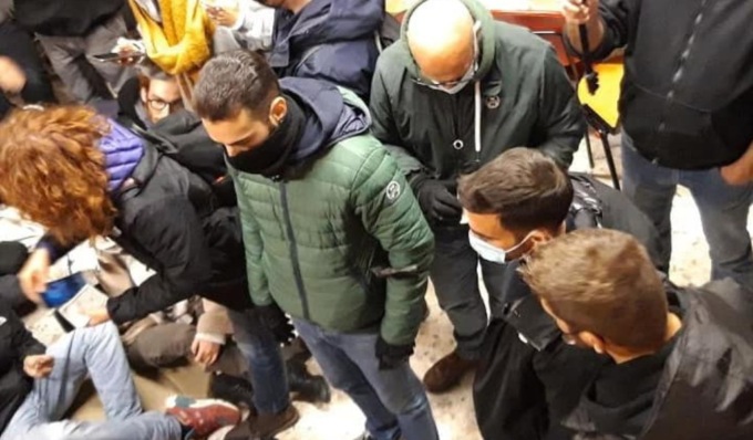 Sgomberate dalla Polizia le aule studio occupate della Statale di Milano, 28 studenti denunciati