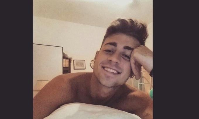 Una folla a dare l’ultimo saluto a Davide, l’alpinista milanese scomparso in Grignetta