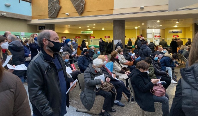 Accettazione in tilt e ritardi nelle visite: mattinata d’inferno al San Raffaele