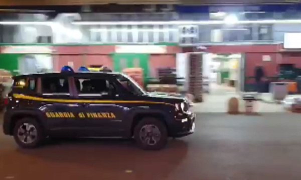 Blitz all’ortomercato anti caporalato: 4 lavoratori irregolari, 3 aziende sanzionate per lavoro nero