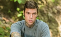 Fedez spara a zero su Salvini, Renzi e Meloni nel brano "Un giorno in pretura"