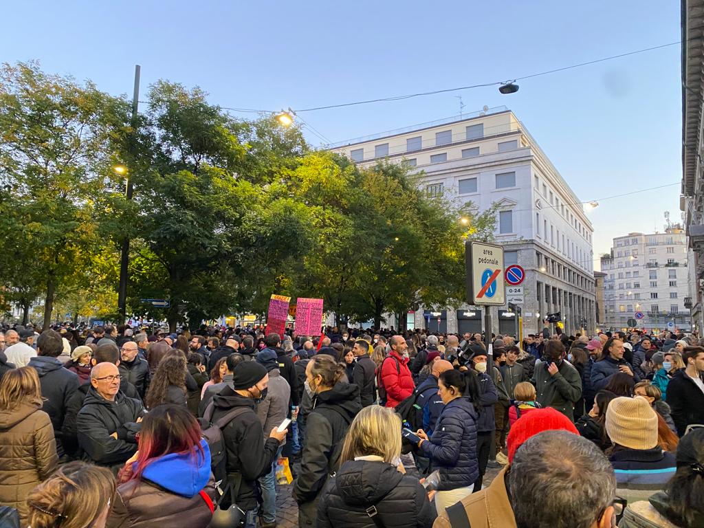 GREEN PASS, SEDICESIMO SABATO DI MOBILITAZIONE (FOTO 1)