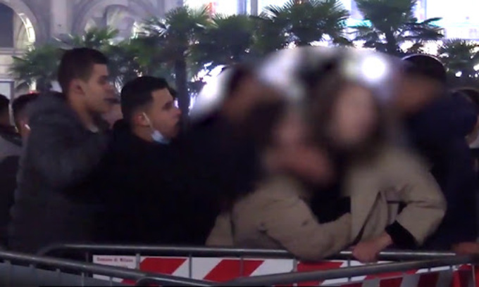 Violenze Duomo, salgono a 10 le vittime. I due fermati erano i “capi branco”