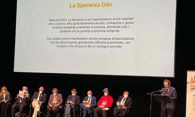Panettone d’oro 2022, all’associazione La Speranza Odv di Corsico consegnata la Virtù civica