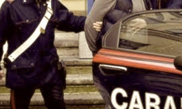 Abusi ripetuti sulla figlia 15enne: arrestato il padre