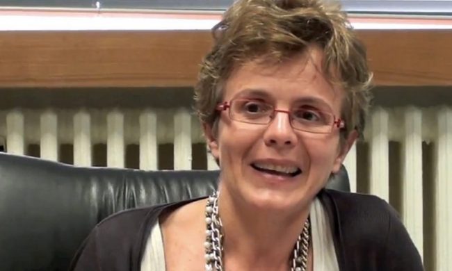 La senatrice a vita Elena Cattaneo rapinata e ferita in metropolitana