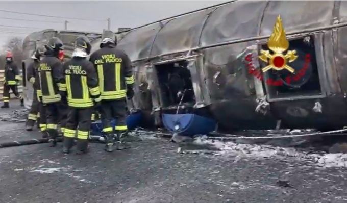 Incendio autocisterna sull’A1: nella notte strada riaperta in entrambe le direzioni