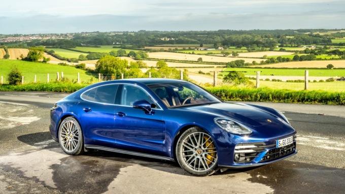 Una Porsche confiscata alla criminalità diventa veicolo per trasporto organi per Areu