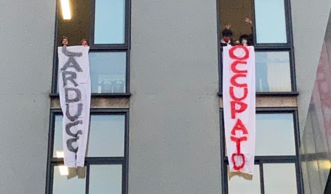 Liceo Carducci in protesta: oltre 500 studenti occupano la scuola per un’istruzione migliore