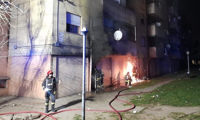 Incendio alle case Aler di via Bolla, Galesi: “Pericoli denunciati da anni”