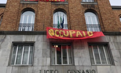 Scuole occupate a Milano, la protesta degli studenti prosegue al Parini e al Bottoni