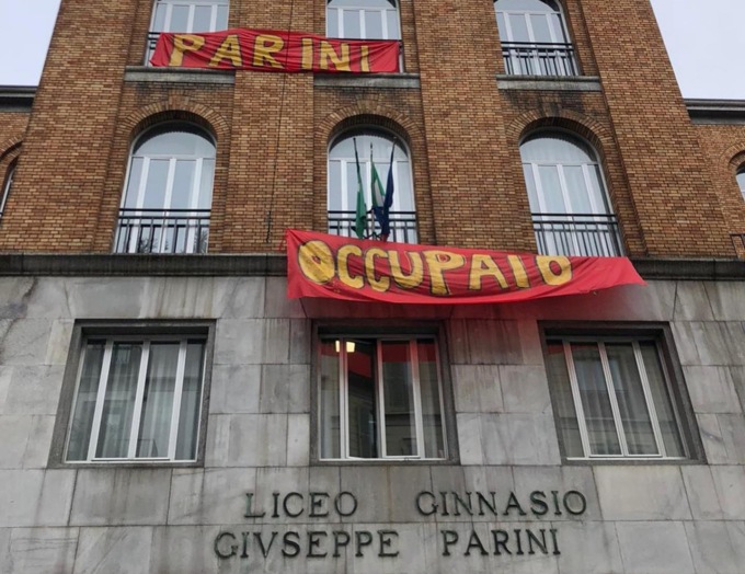Scuole occupate a Milano, la protesta degli studenti prosegue al Parini e al Bottoni