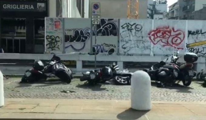 Milano e l’incubo dei motociclisti: dalle moto incendiate a quelle buttate a terra per hobby