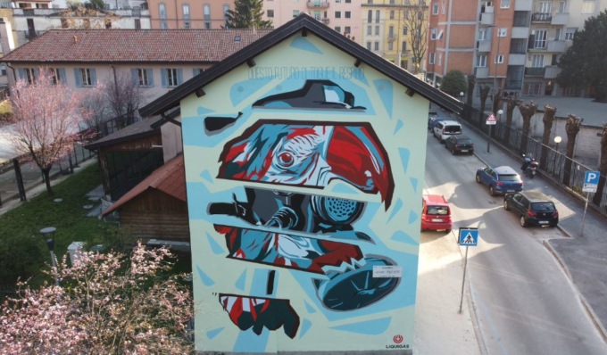 A Milano compare un murale “mangia smog” nell’area giochi Cesare Pagani