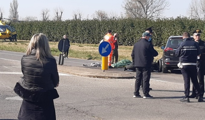 Tragedia nel Milanese, investita in moto mentre va a scuola muore a 18 anni