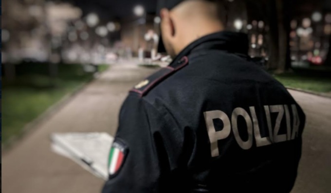 Movida milanese, centinaia di persone controllate nel weekend: nei guai uno studente sorpreso con un coltello